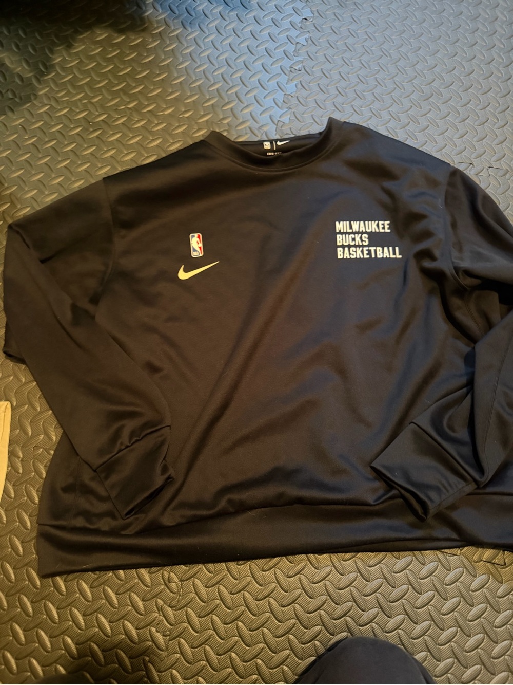 Nike Black Milwaukee Bucks Basketball Crewneck Sweatshirt